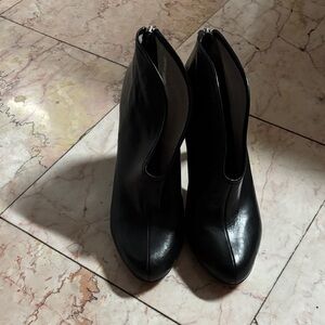 Vince Camuto Black Heeled Boots